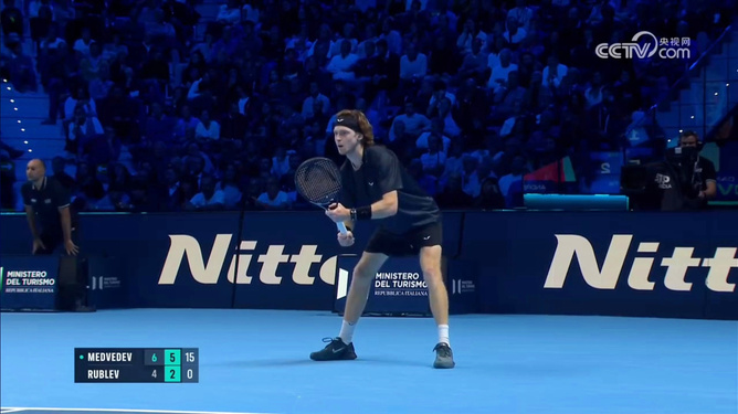 外线的轴心 外线的轴心